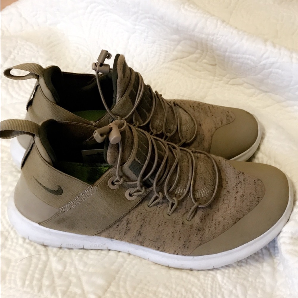 Nike tennis shoes